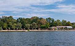 Blick von der Havel auf das Strandbad Caputh