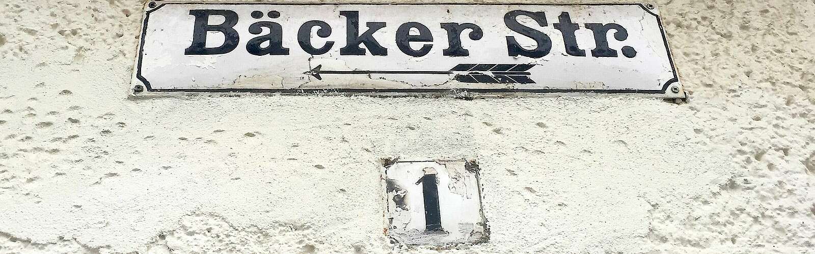 Hausschild der Bäckerstraße 1,
            
        
                Foto: TMB Tourismus-Marketing Brandenburg GmbH/Steffen Lehmann