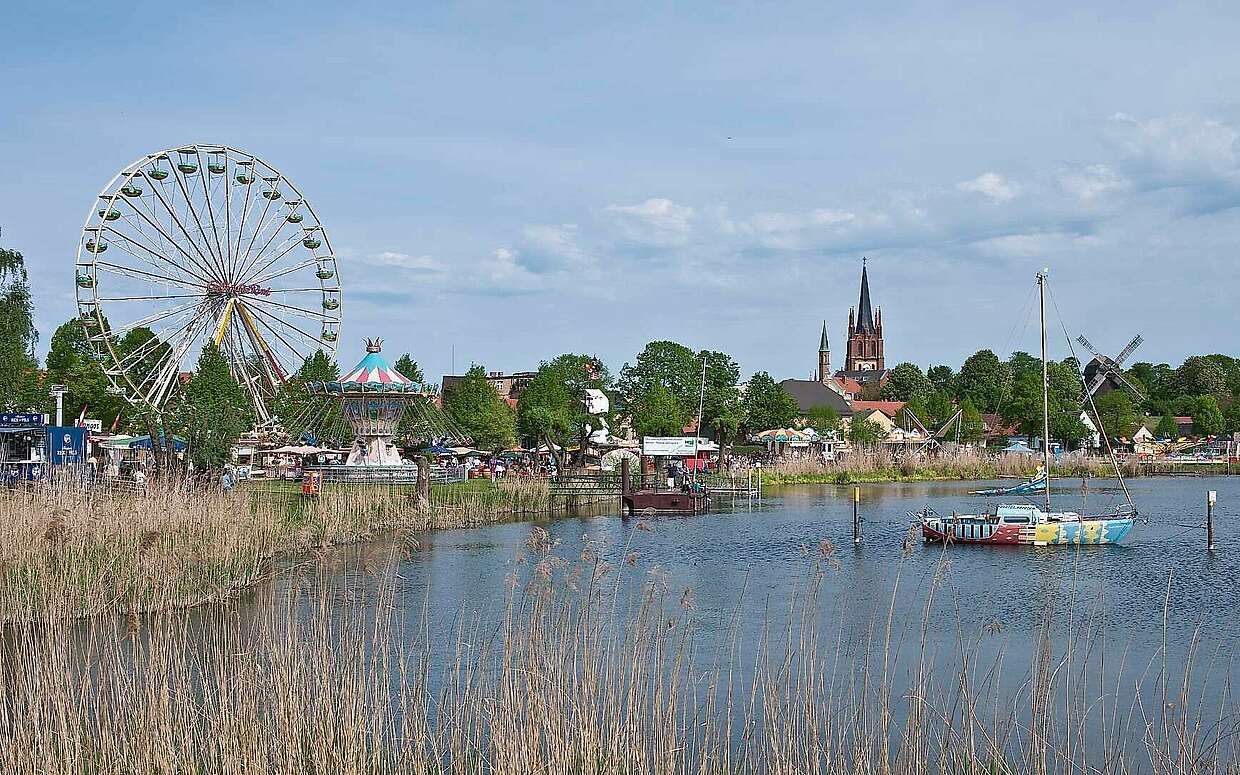 Das Baumblütenfest in Werder ist eines der größten Volksfeste in Deutschland.