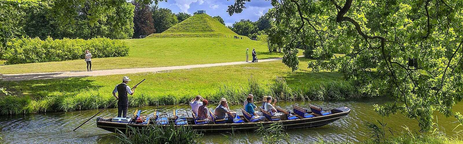 Kahnfahrt im Branitzer Park,
            
        
                Foto: TMB Tourismus-Marketing Brandenburg GmbH/Rainer Weisflog